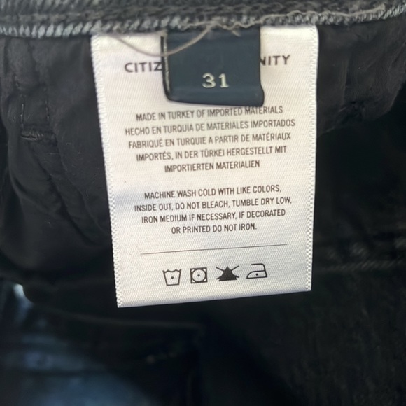 CITIZENS OF HUMANITY Charlotte High-Waisted Straight Jeans. Size 31. Black. - Picture 13 of 14